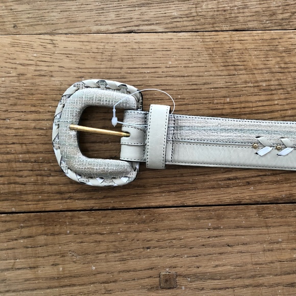 Vintage Unused Women\'s Cream Leather Belt by Avion - Size 30\